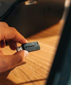 Verbatim USB2.0 PinStripe 16GB, crni