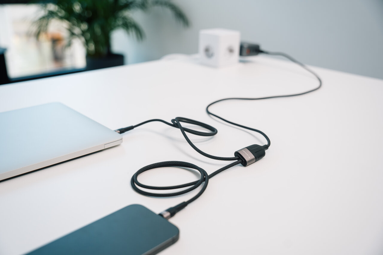 Verbatim Sync & Charge DUAL kabel USB-C na dupli USB-C, M/M, 100W PD3.0, PPS, QC2.0 i QC3.0, crni, 1.5m