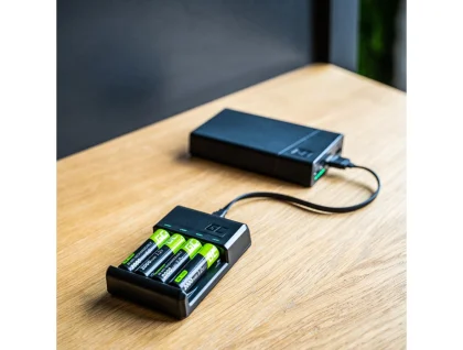 Green Cell punjač VitalCharger + 4x baterije AA 2000mAh Ni-MH
